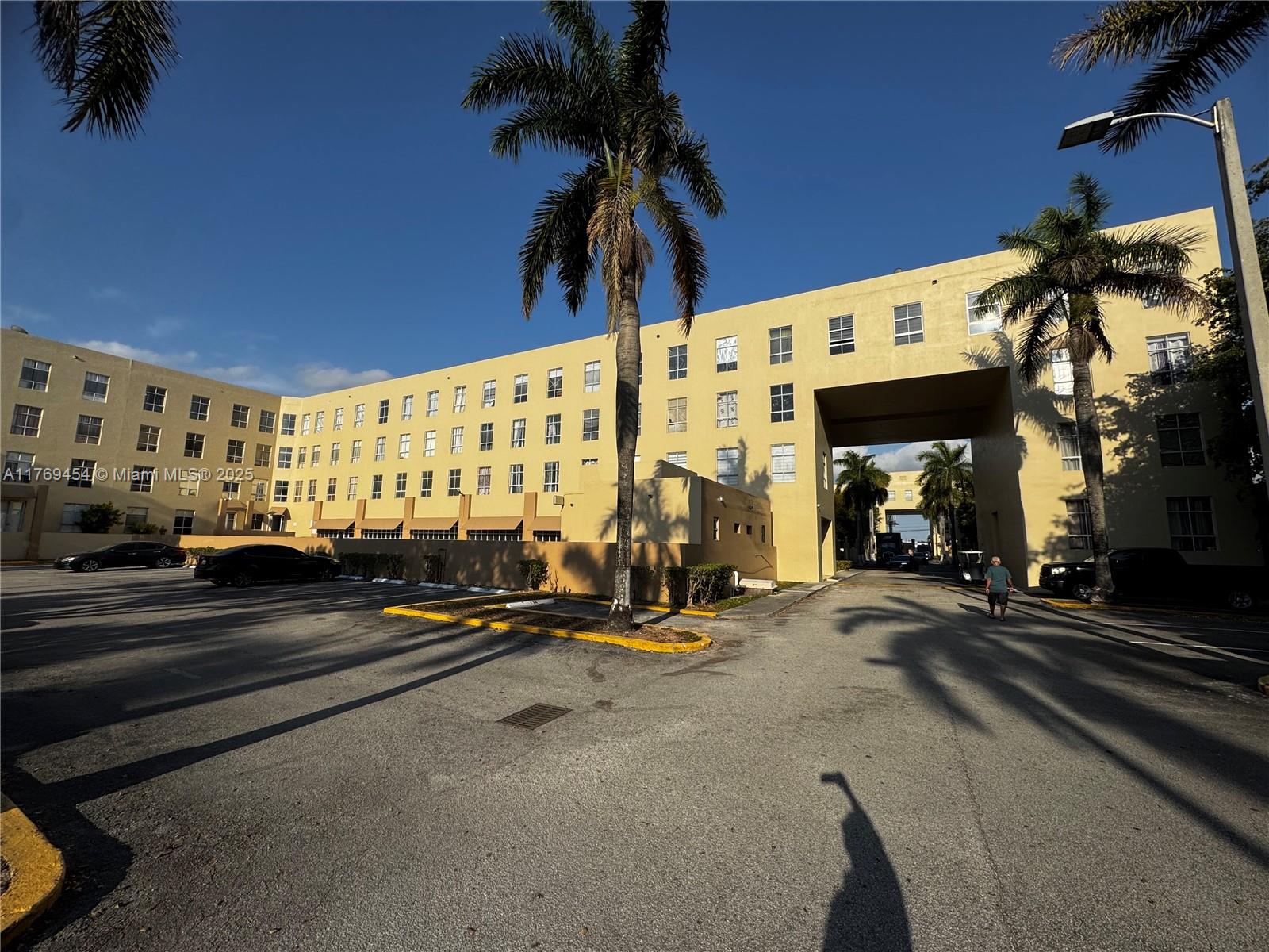 7420 W 20th Ave # 237, Hialeah FL 33016