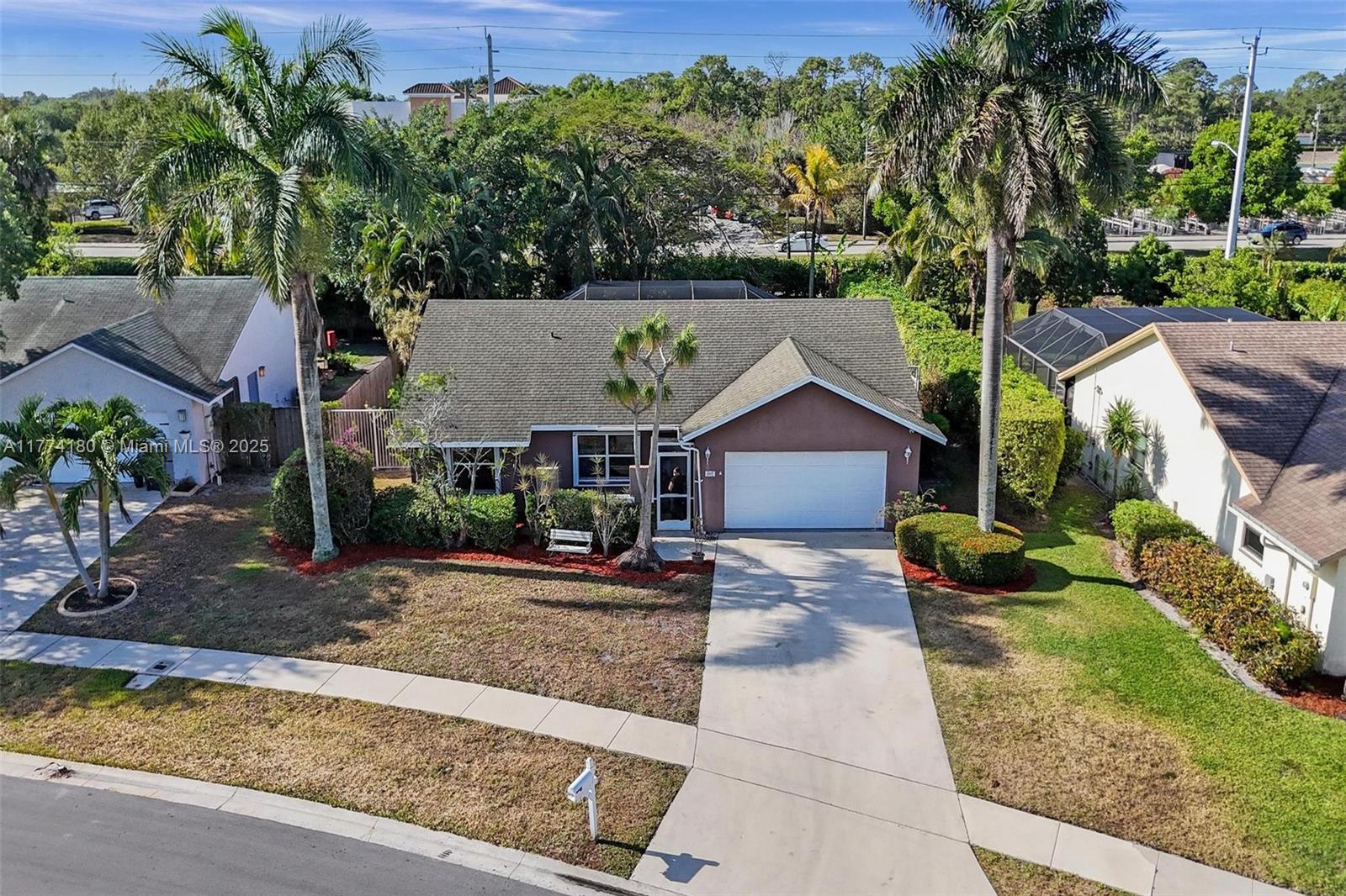 8372 Blue Cypress Dr, Lake Worth FL 33467