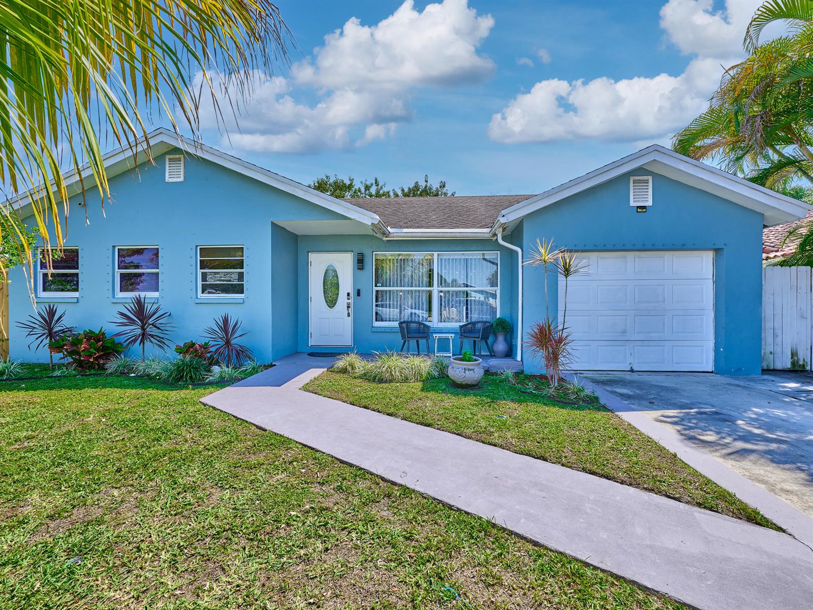 9020 SW 8th Street, Boca Raton FL 33433