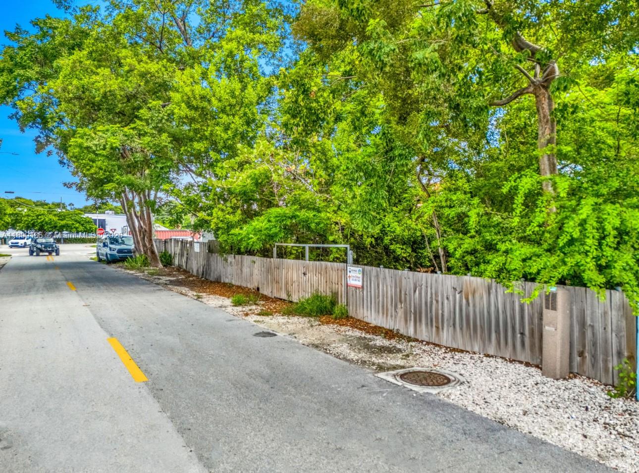 1032 Snapper Ln, Key Largo FL 33037