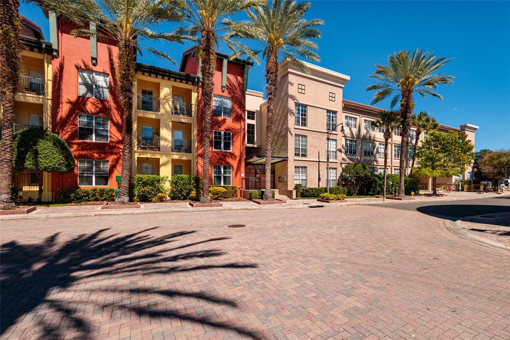 2320 W AZEELE STREET UNIT 317