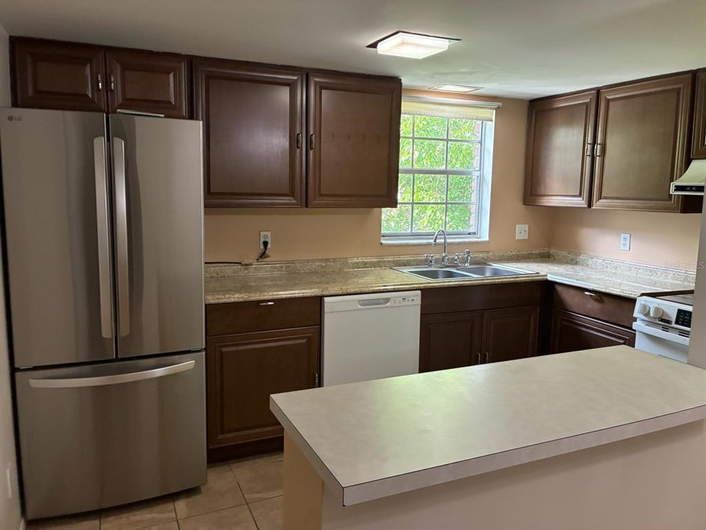 1124 85TH TERRACE N UNIT D, ST PETERSBURG, FL — photo 4 of 13