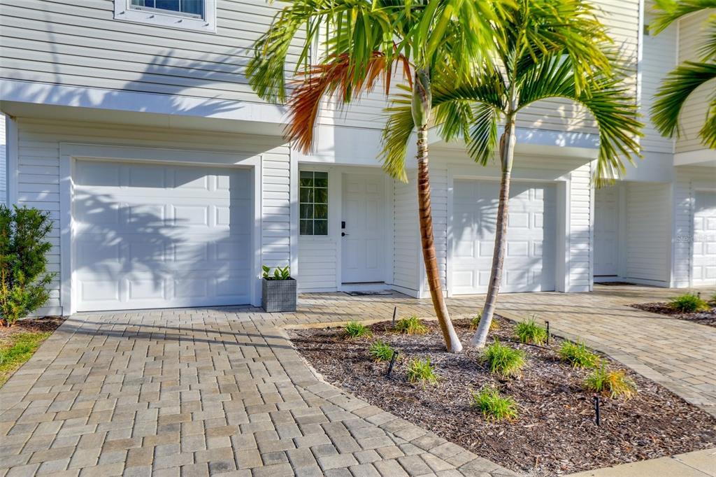 2441 6TH AVENUE DRIVE E, BRADENTON, FL — photo 2 of 24