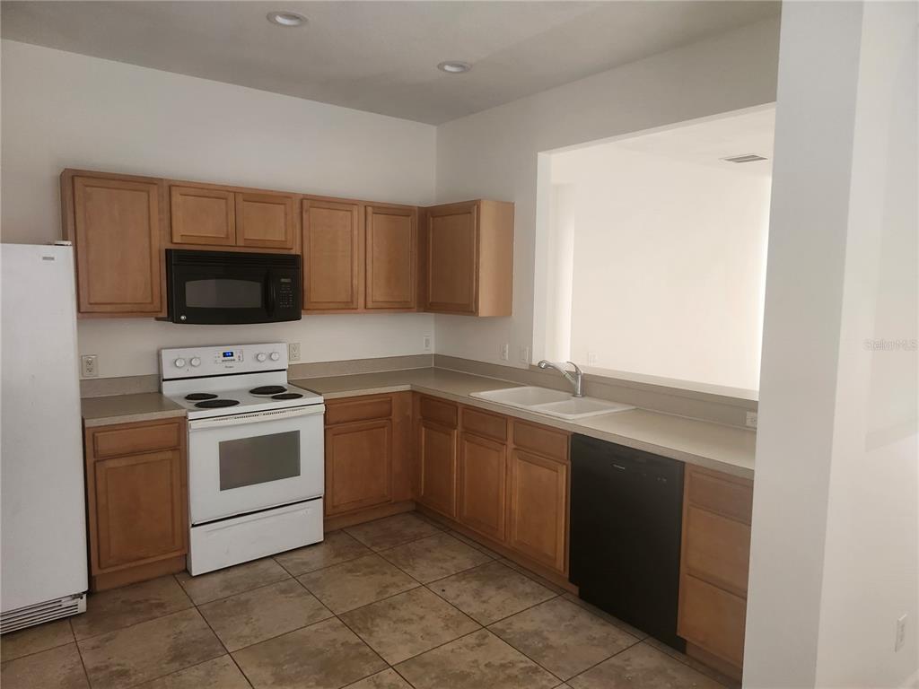 14656 WAKE ROBIN DRIVE, BROOKSVILLE, FL — photo 5 of 22