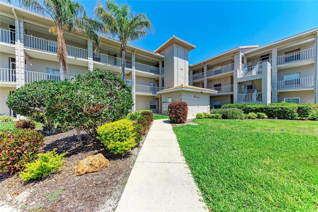 9620 CLUB SOUTH CIRCLE UNIT 5208