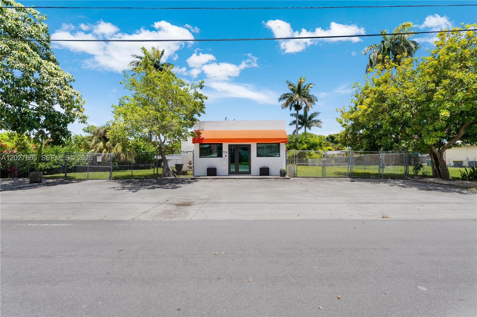 126 NE 1st Ave, Dania Beach FL 33004