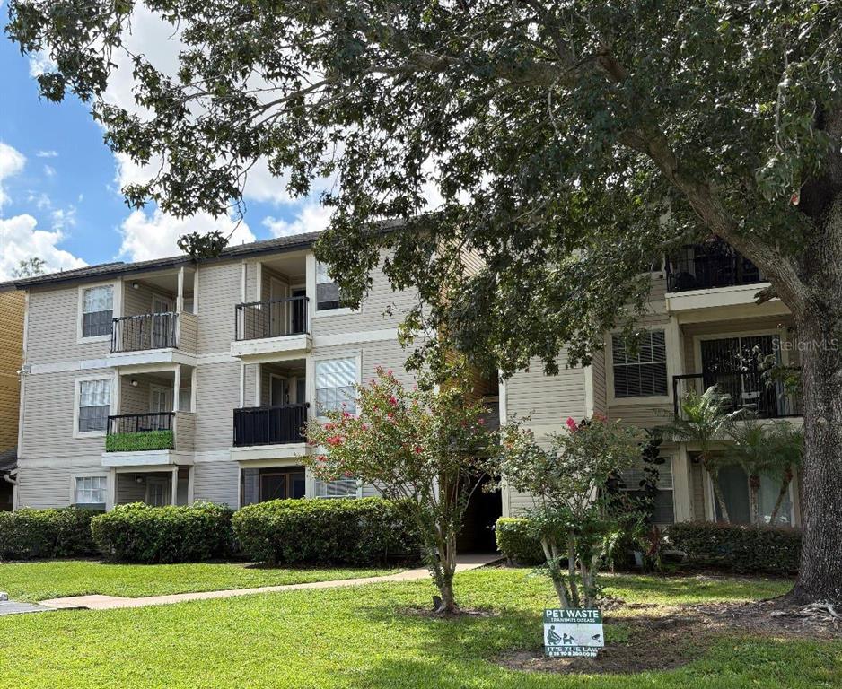 1916 LAKE ATRIUMS CIRCLE UNIT 44