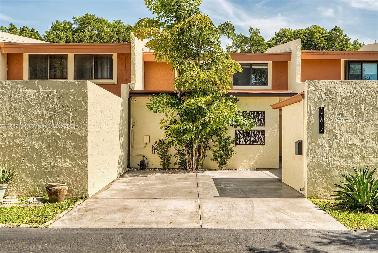 10617 SW 79th Ter, Miami FL 33173