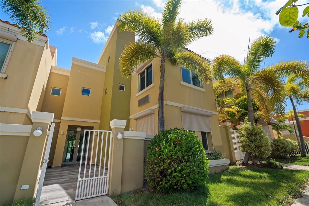 90 CANDELERO DRIVE UNIT 62