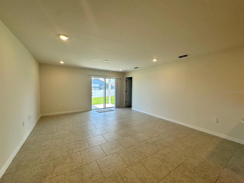 256 SPINDLEWOOD BOULEVARD, DUNDEE, FL — photo 5 of 11