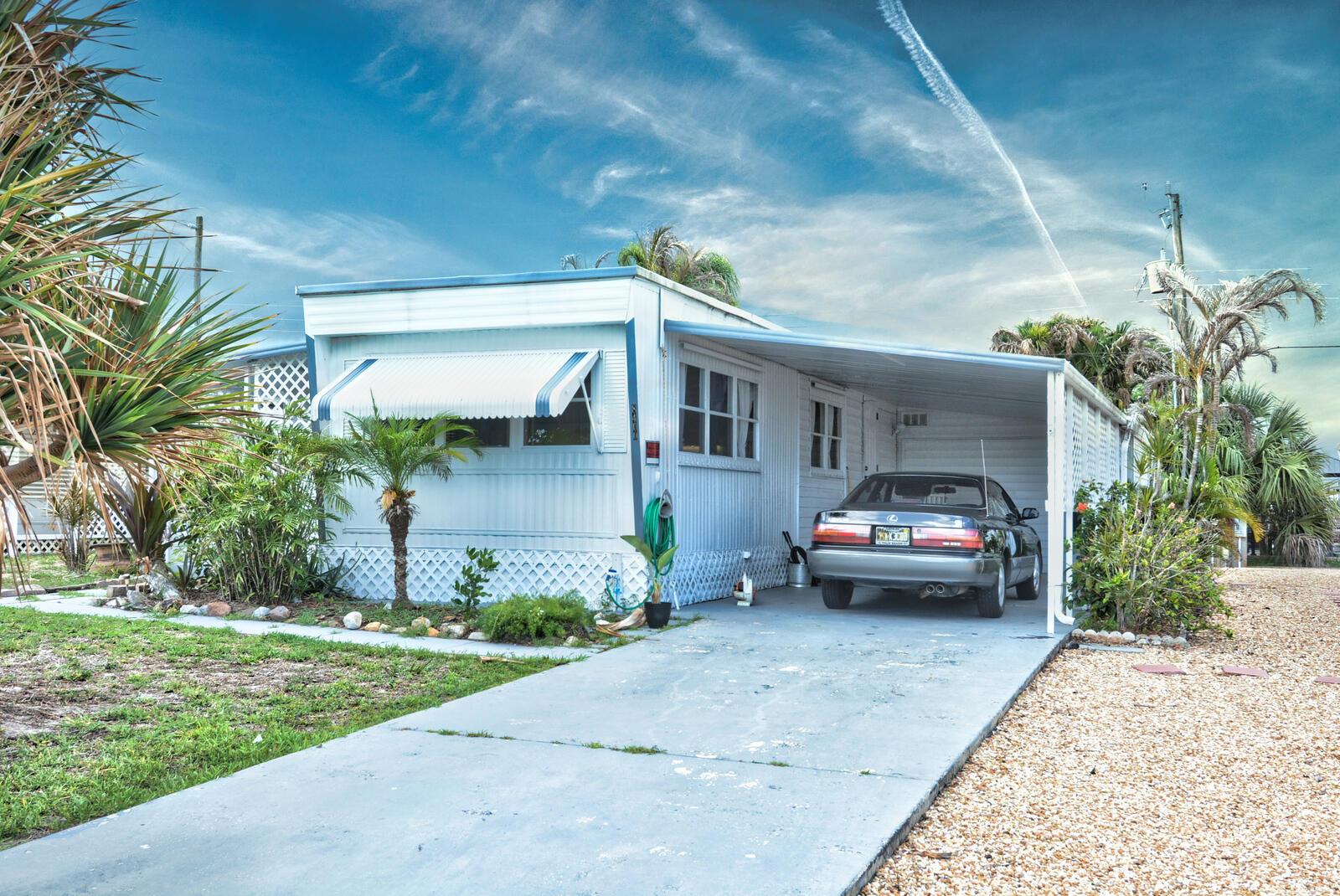 8400 SE Eagle Avenue, Hobe Sound FL 33455
