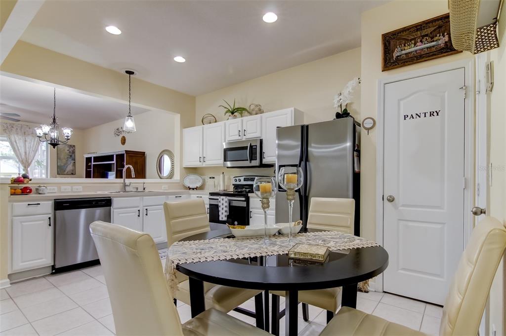 26642 CASTLEVIEW WAY, WESLEY CHAPEL, FL — photo 5 of 30