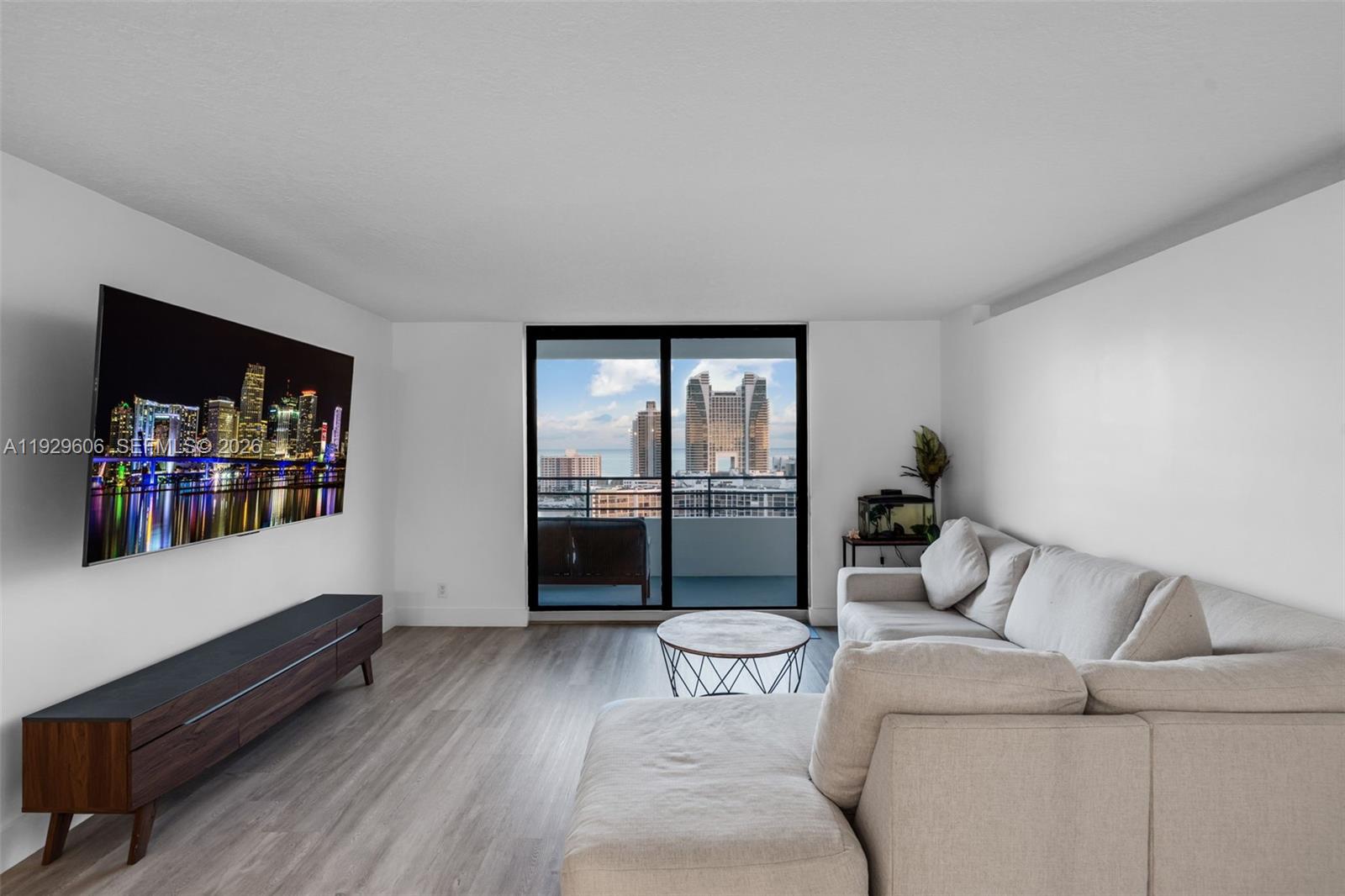 2500 Parkview Dr # 2102, Hallandale Beach FL 33009