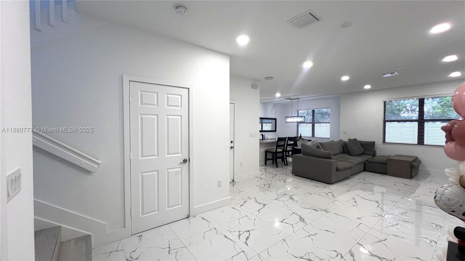 10117 W 32nd Ln # 0, Hialeah FL 33018