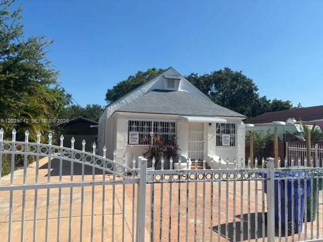 34 NW 69th St, Miami FL 33150