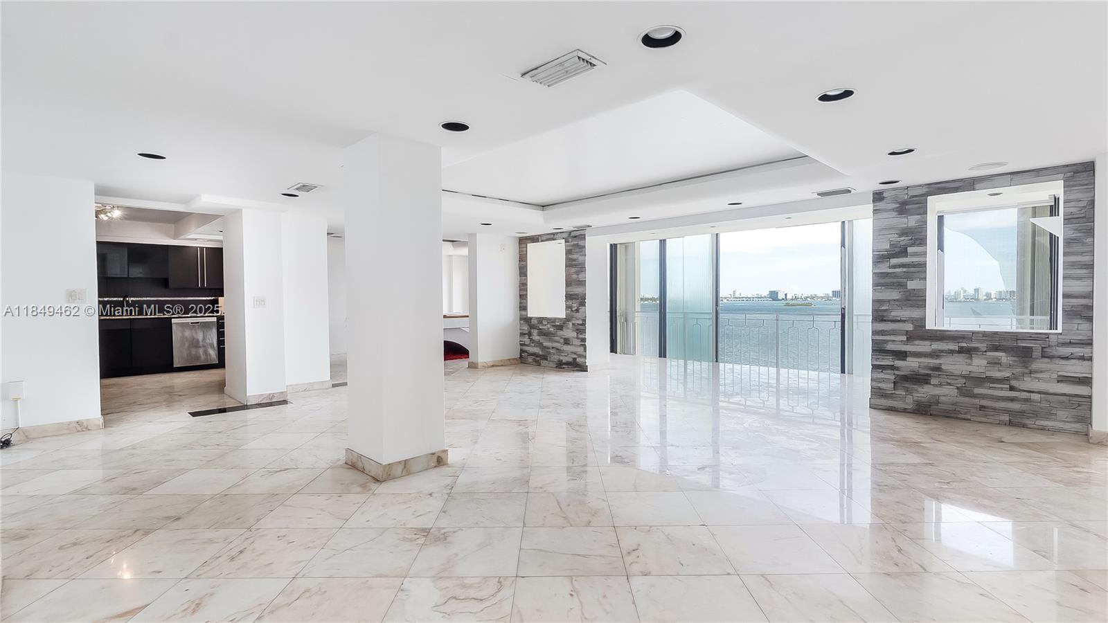 11111 Biscayne Blvd # 15F, Miami FL 33181