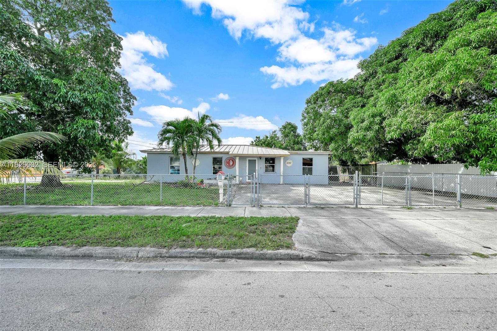 4020 E 10th Ave, Hialeah FL 33013, HIALEAH, FL — photo 4 of 30