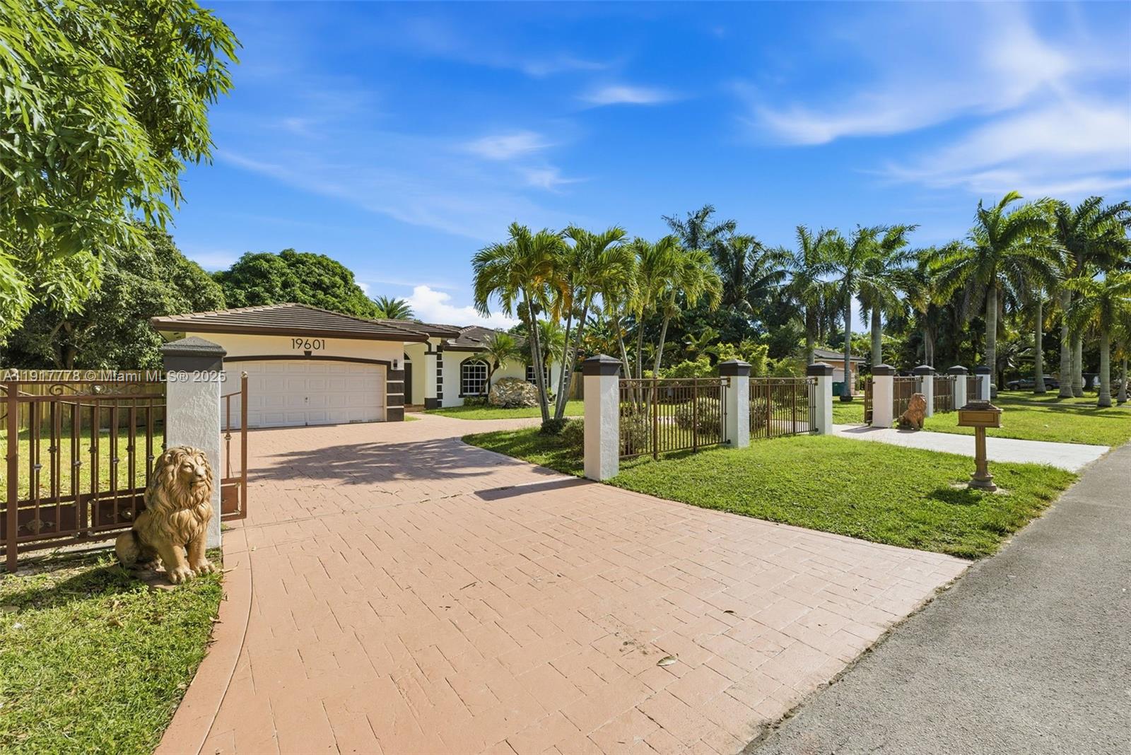 19601 SW 128th Ct, Miami FL 33177
