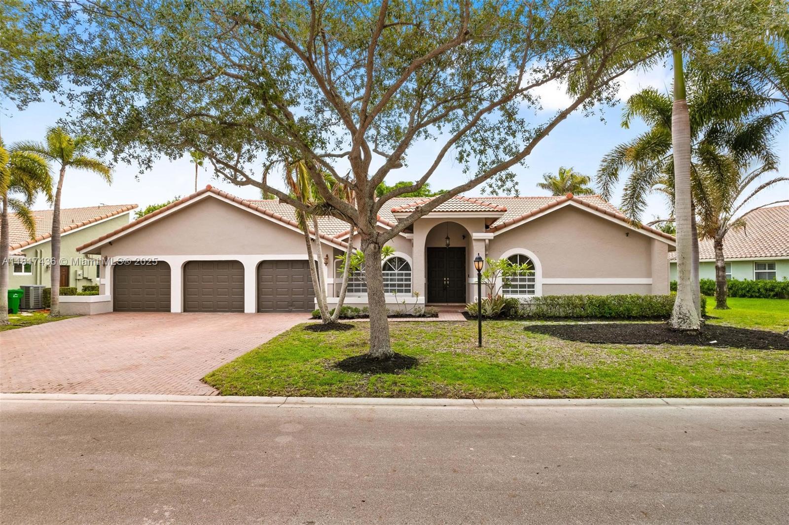 5248 NW 89th Dr, Coral Springs FL 33067