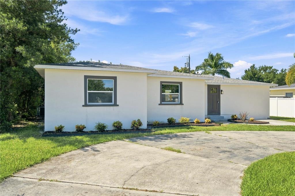 3766 30TH AVENUE N, ST PETERSBURG, FL — photo 2 of 30