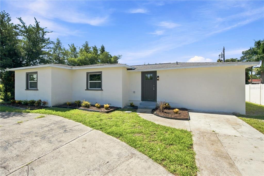 3766 30TH AVENUE N, ST PETERSBURG, FL — photo 3 of 30