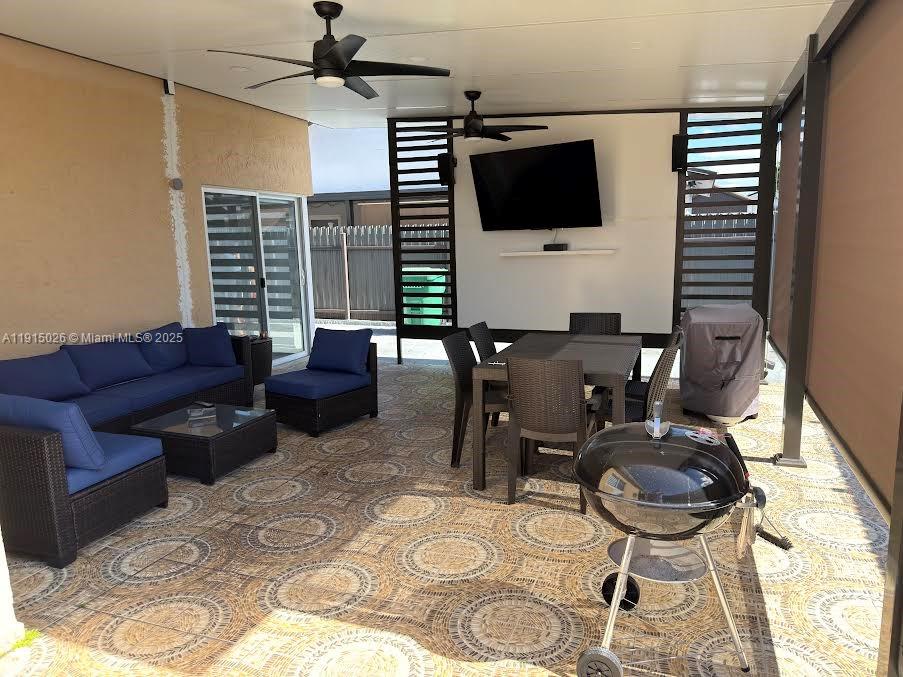733 SW 99th Ct Cir, Miami FL 33174