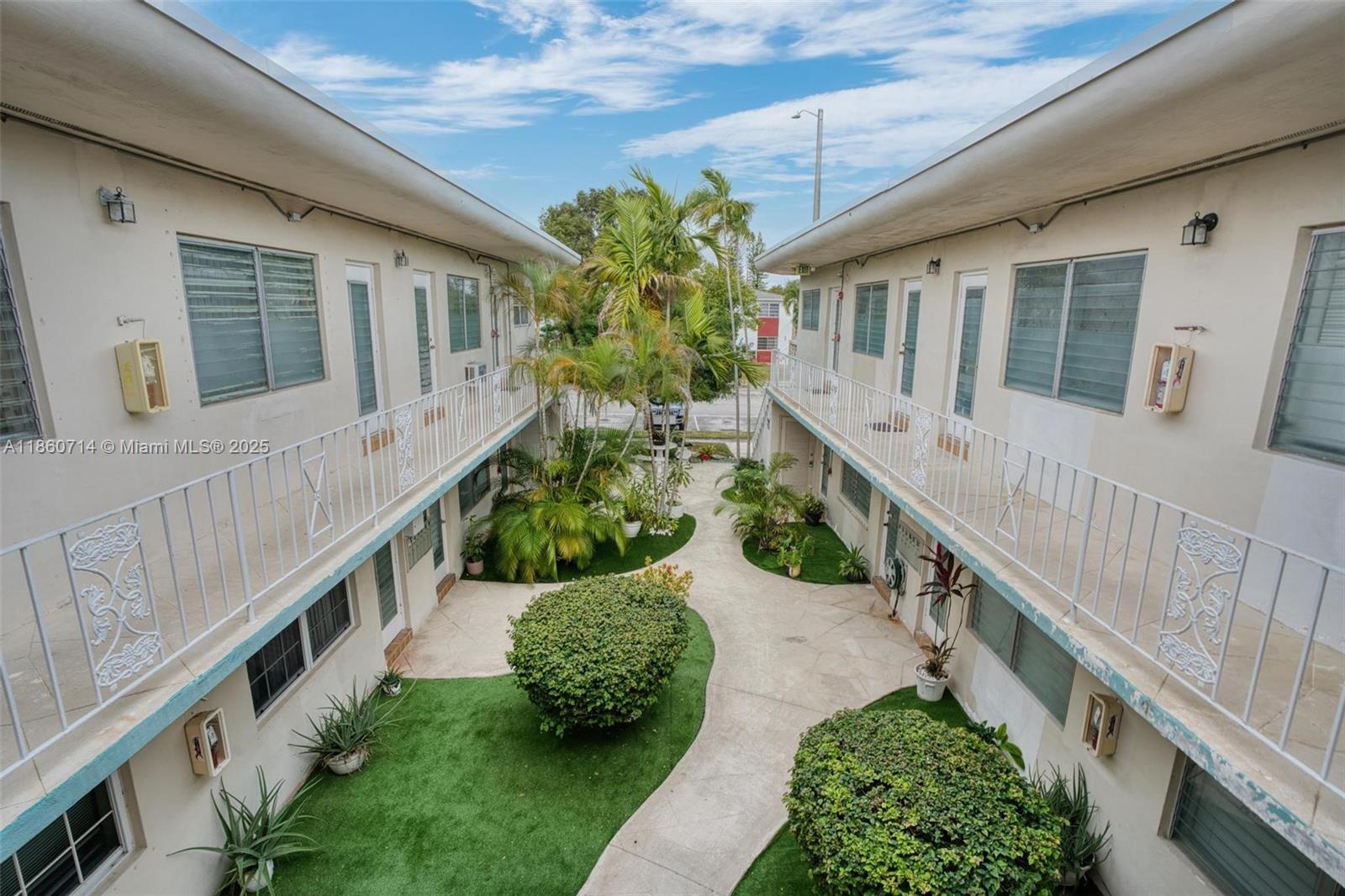 2072 NE 169th St # 10, North Miami Beach FL 33162