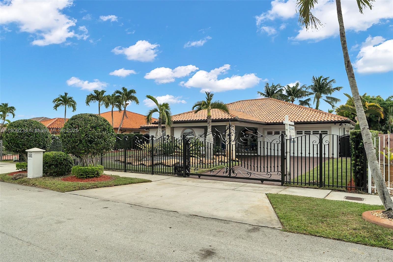 14318 SW 17th St, Miami FL 33175