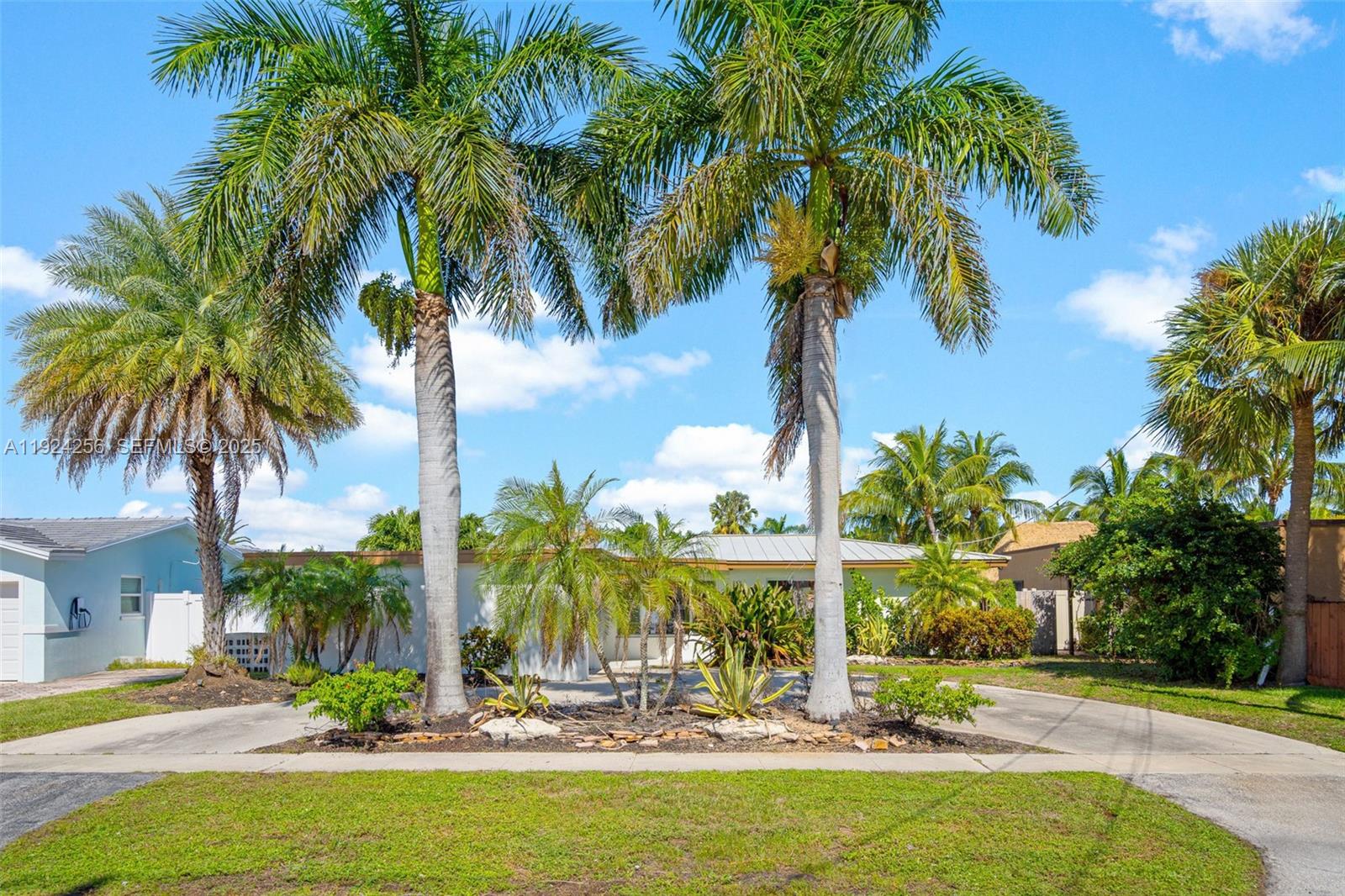201 SE 12th St, Pompano Beach FL 33060