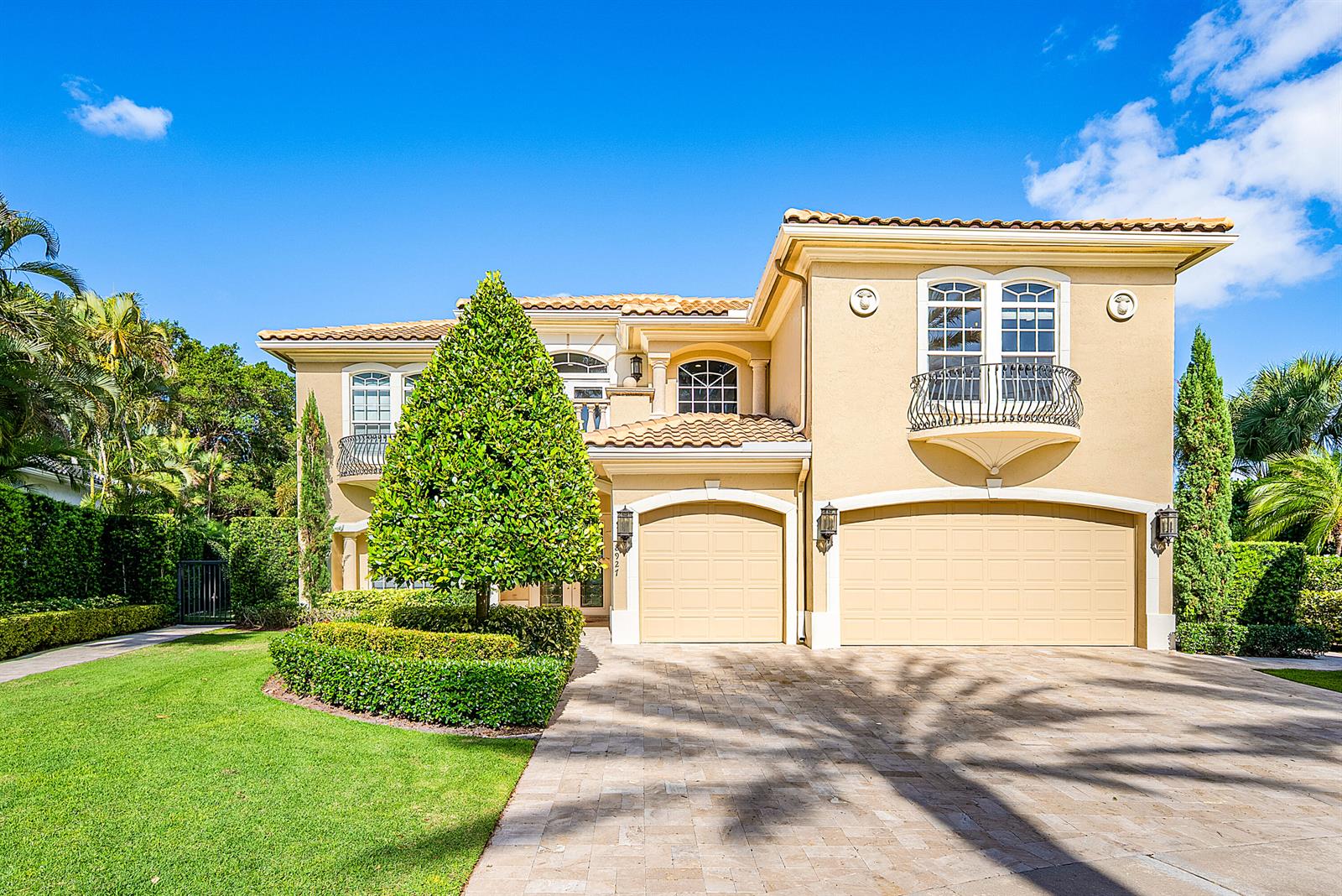 8927 Oakland Hills Drive, Delray Beach FL 33446