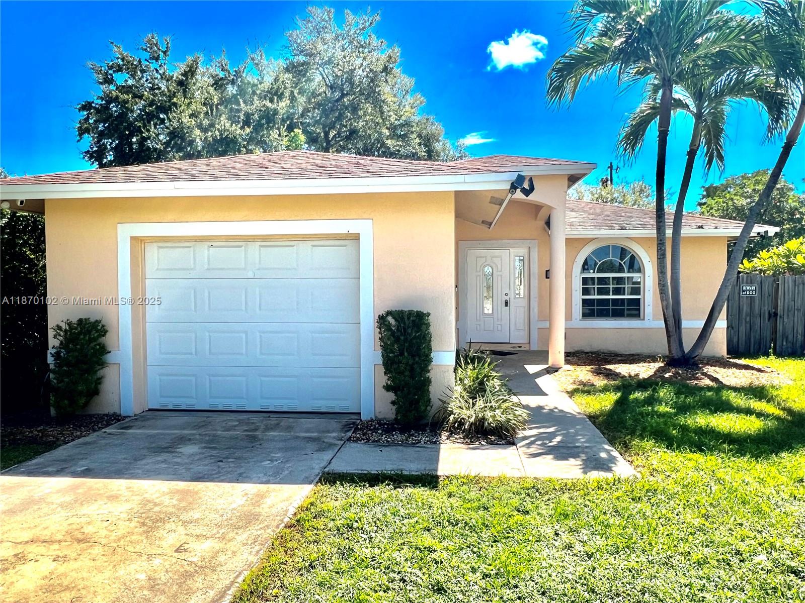 100 NW 3rd Ave, Hallandale Beach FL 33009