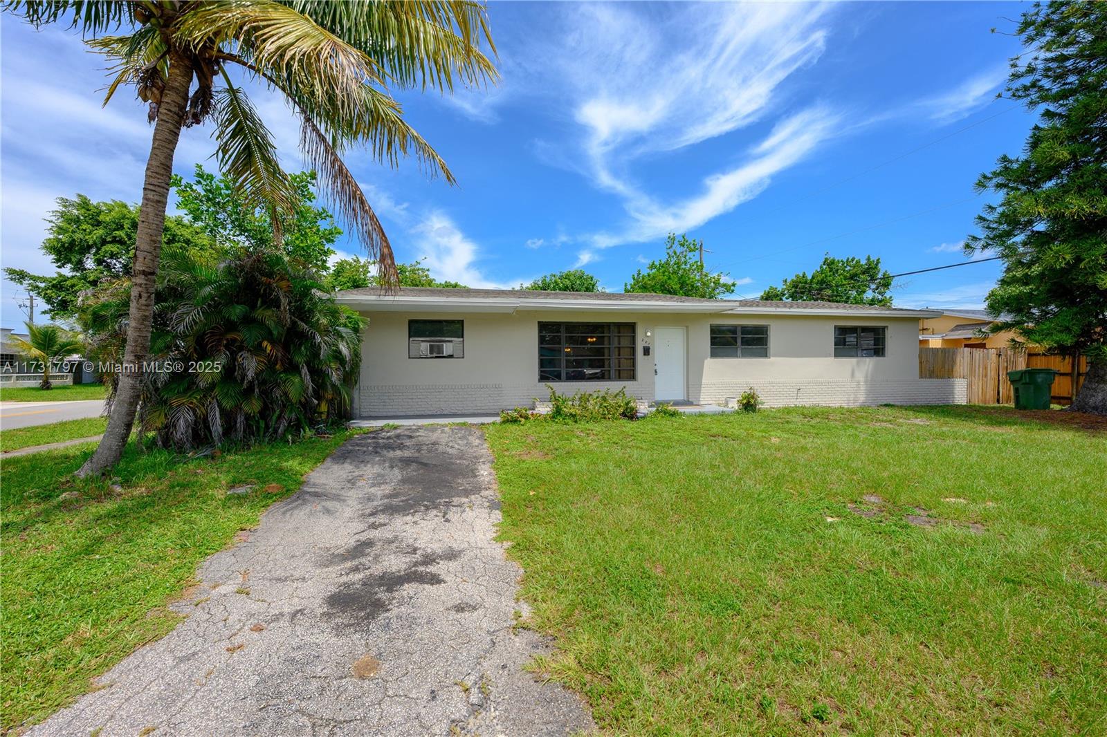 201 SW 65th Ter, Pembroke Pines FL 33023