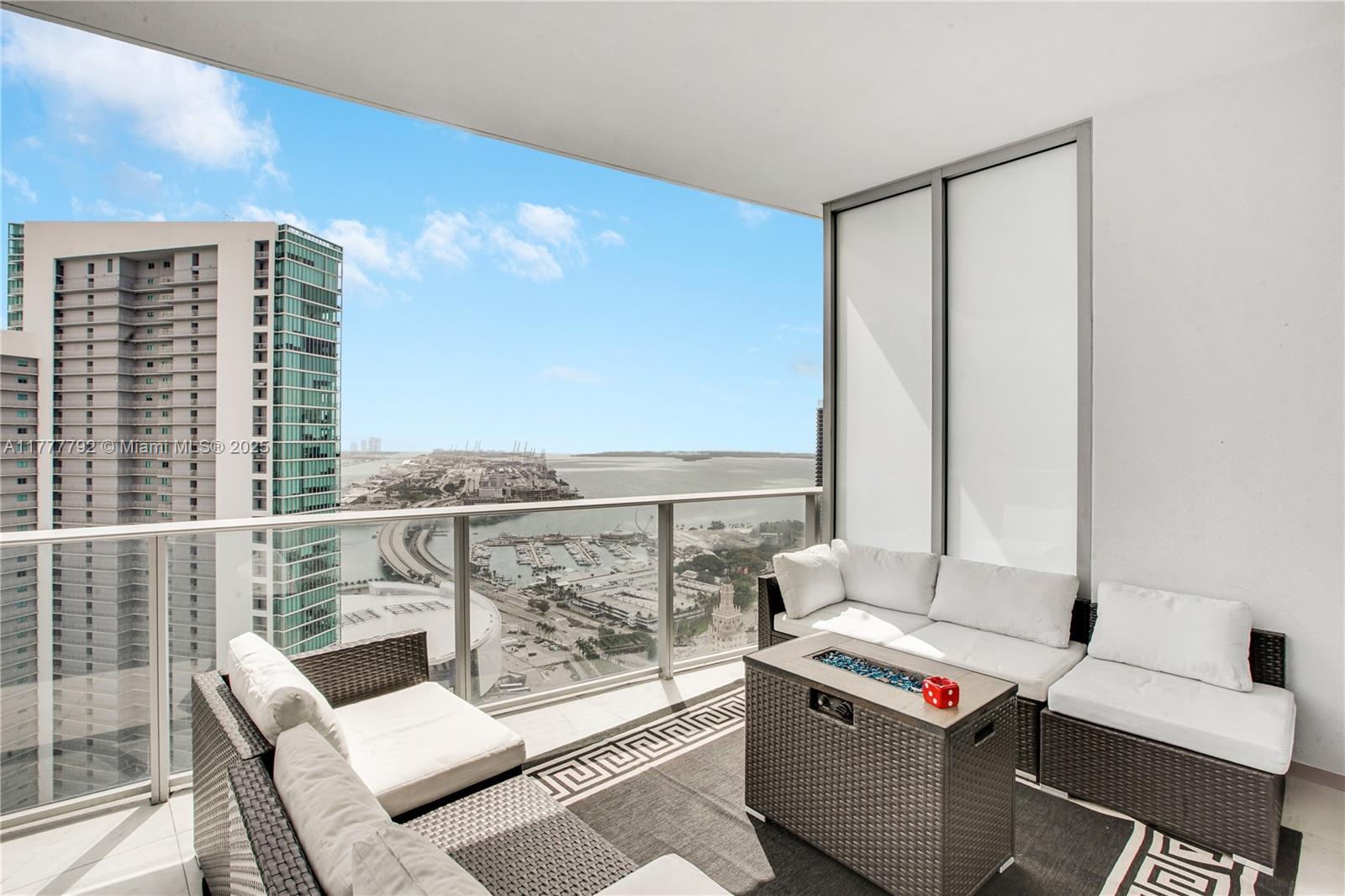 851 NE 1st Avenue # 4207, Miami FL 33132