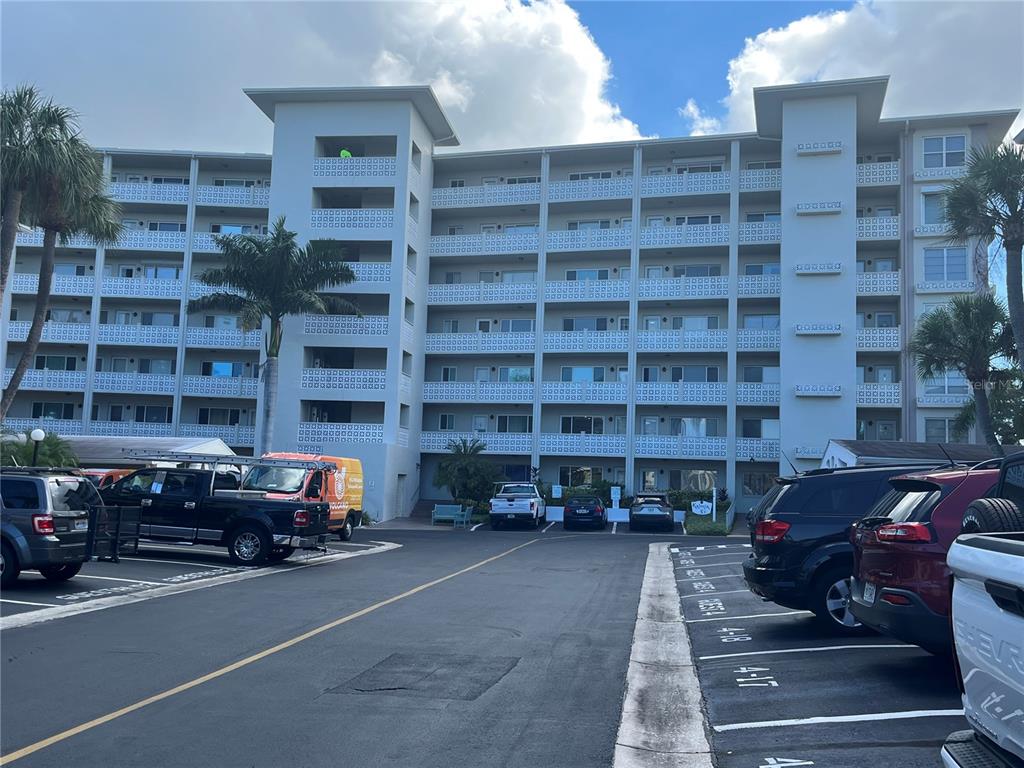 1235 S HIGHLAND AVENUE UNIT 5-106