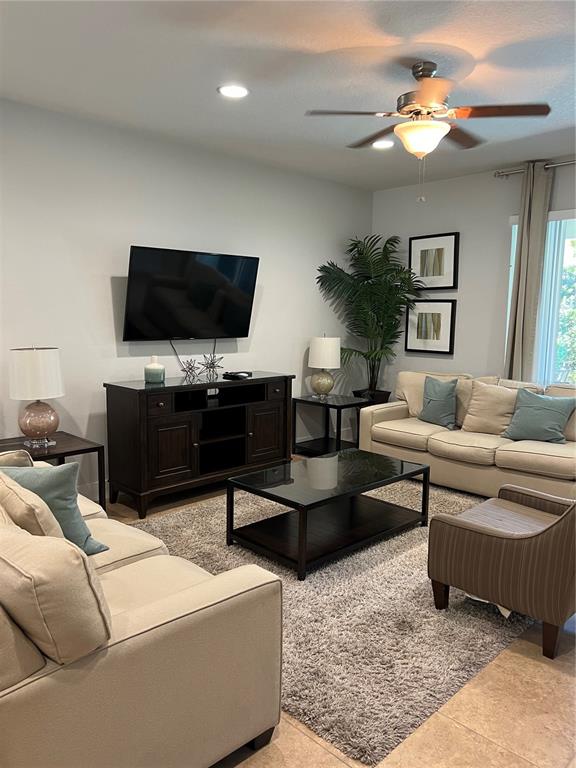 370 LASSO DRIVE, KISSIMMEE, FL — photo 2 of 30