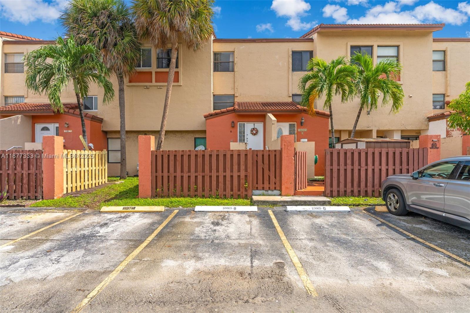 10003 NW 9th St Cir # 17, Miami FL 33172
