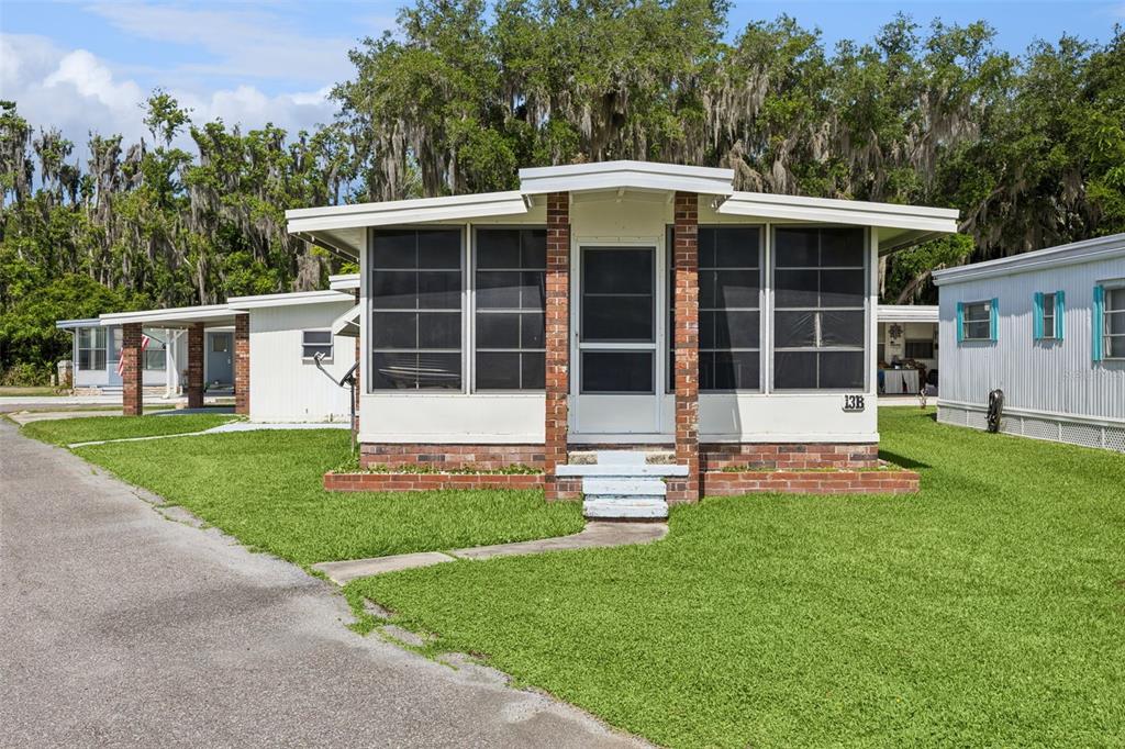 13 COCOS PLUMOSA DRIVE UNIT B