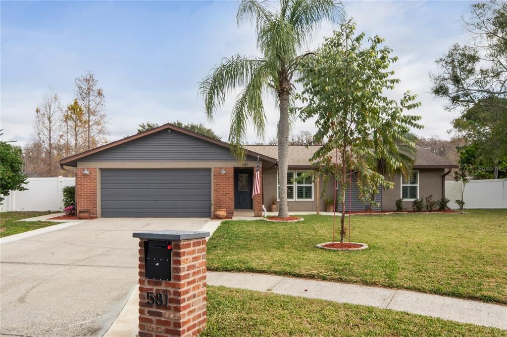 581 LONGWOOD COURT