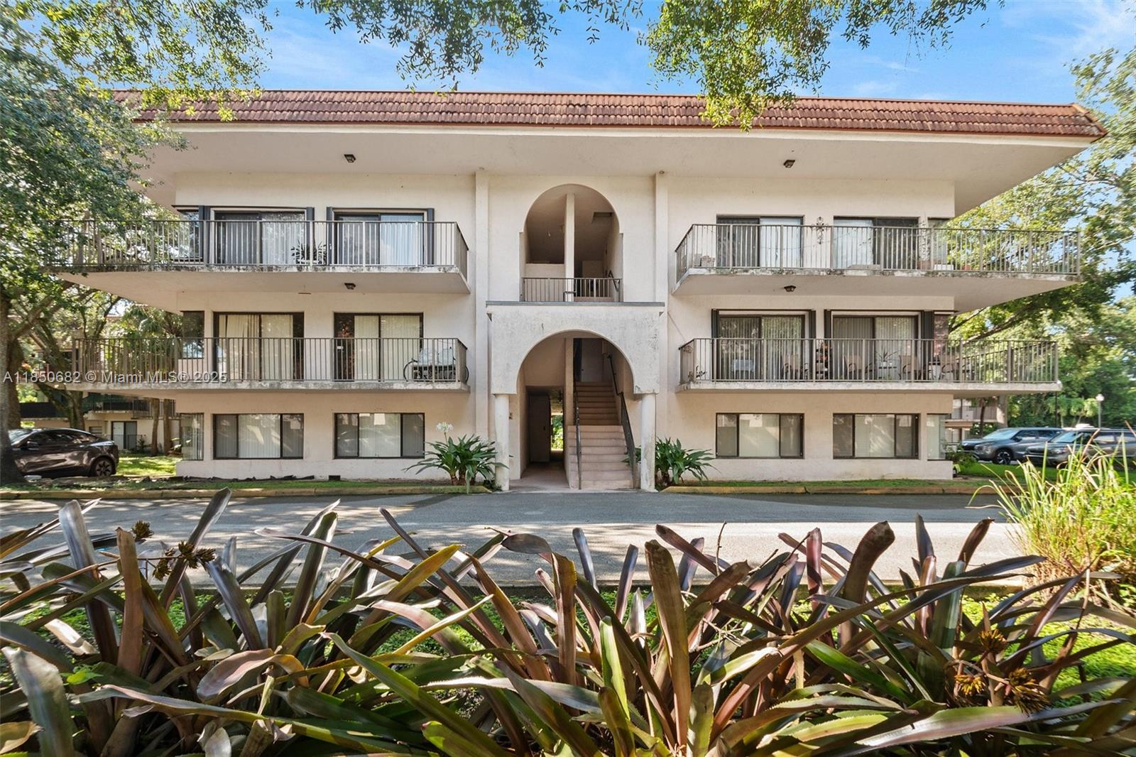 4705 SW 62nd Ave # 101, Davie FL 33314