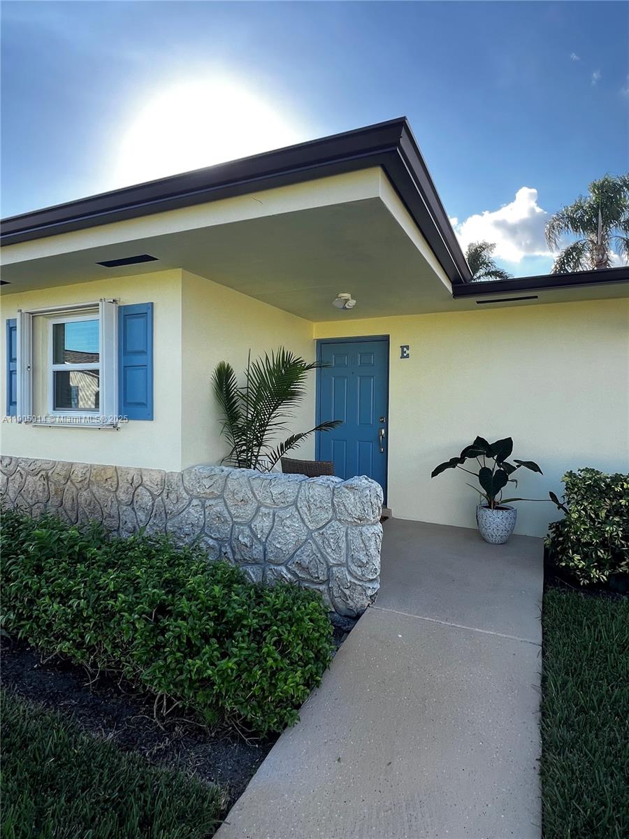 2844 Crosley Dr E, West Palm Beach FL 33415