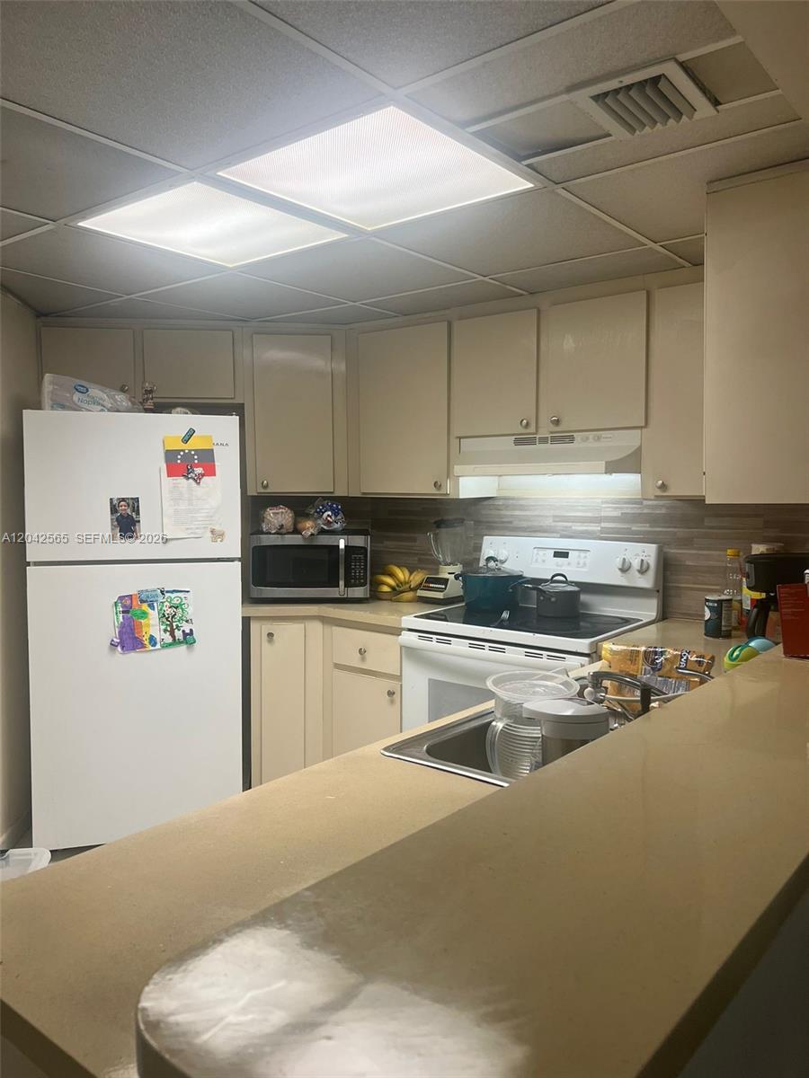 9429 Fontainebleau Blvd # 33, Miami FL 33172