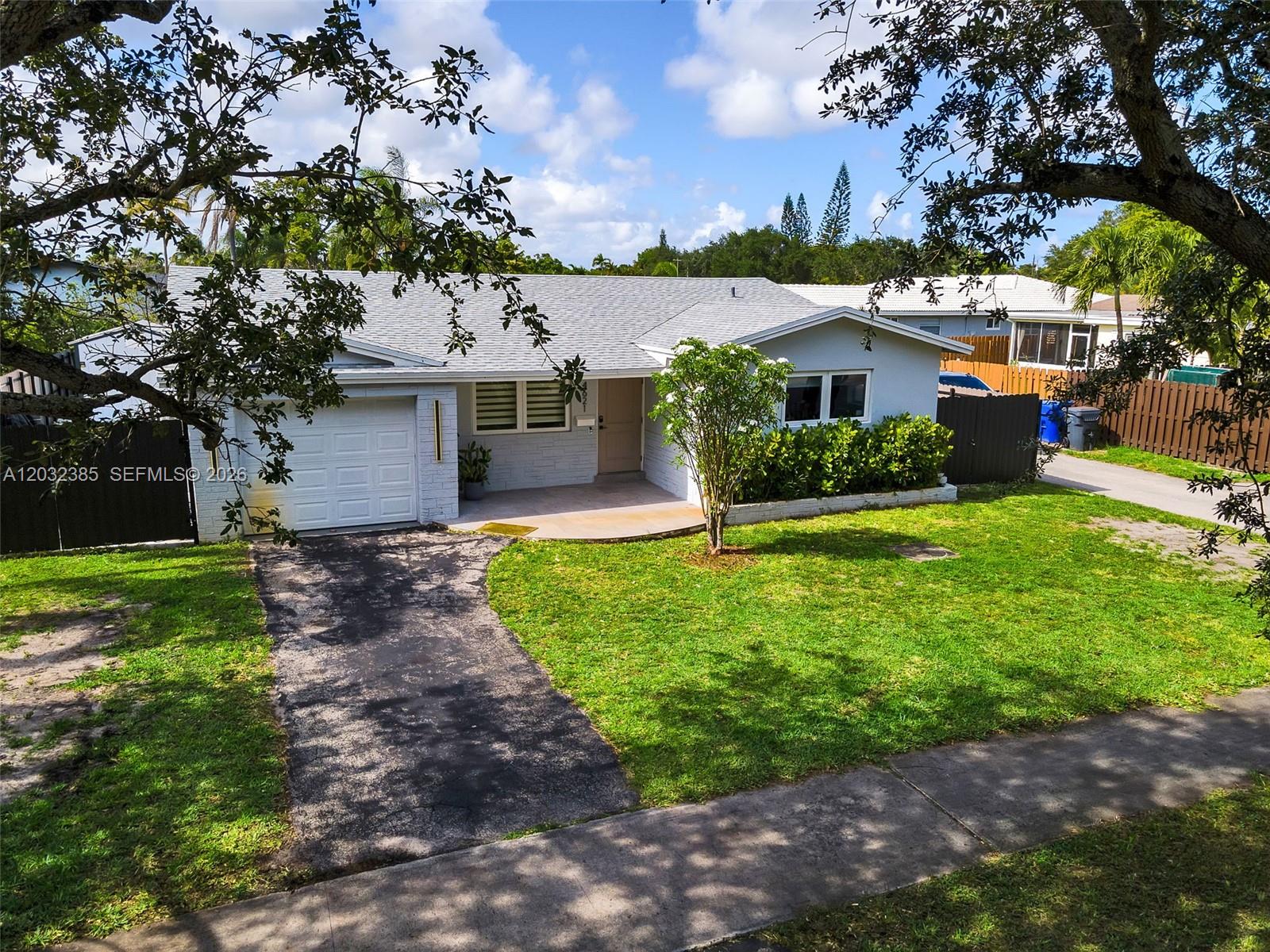 4621 Johnson St, Hollywood FL 33021