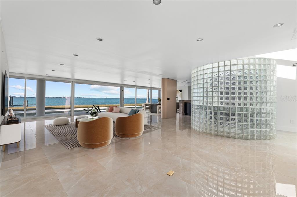 320 S SHORE DRIVE