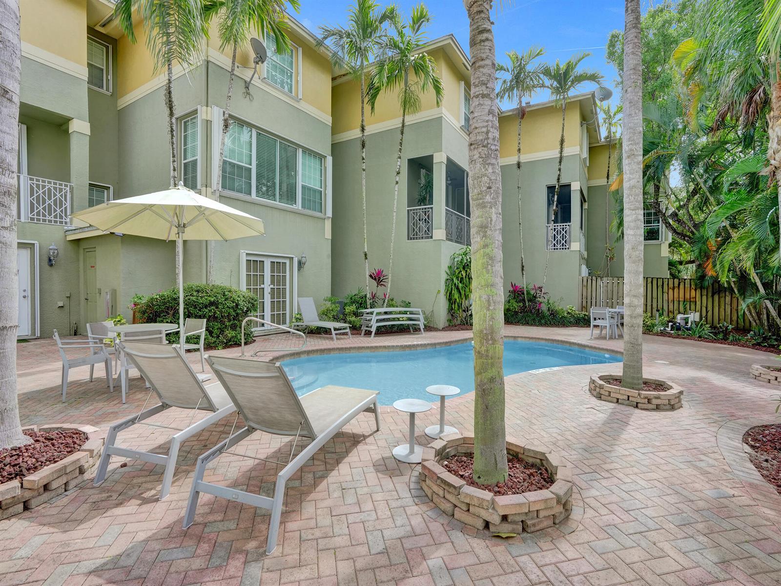 1210 W Las Olas Boulevard, Fort Lauderdale FL 33312