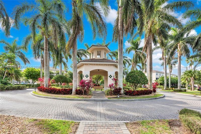 5725 NW 114th Path # 106, Doral FL 33178