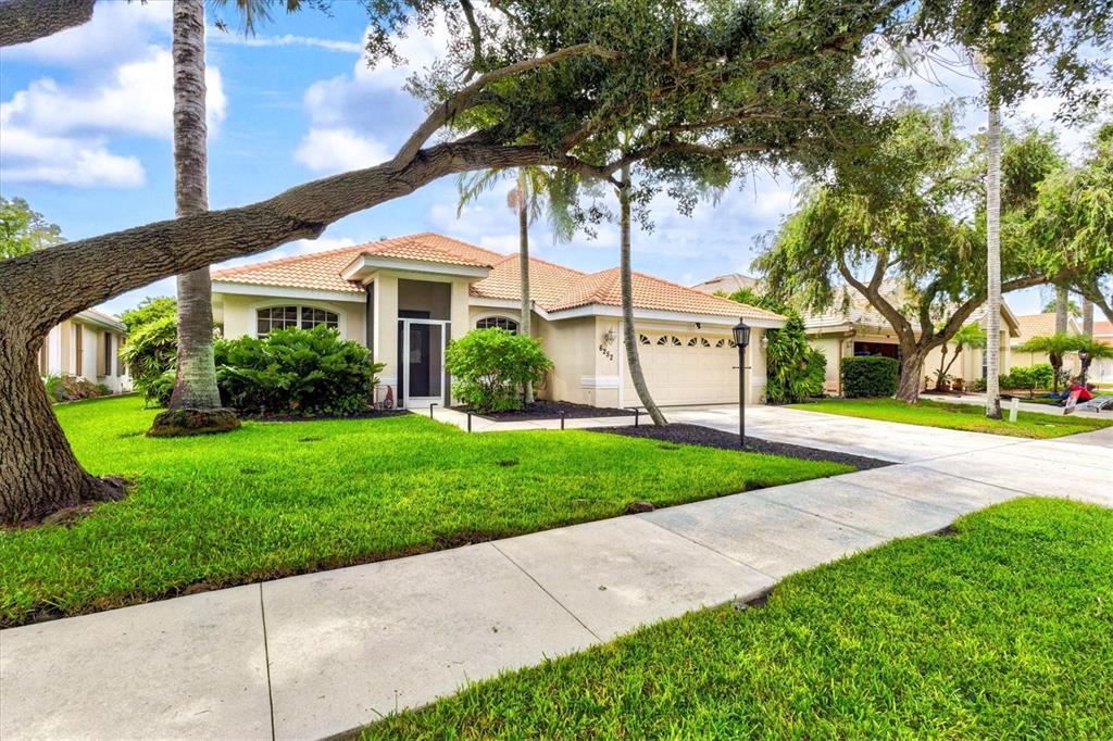 6252 DONNINGTON COURT, SARASOTA, FL — photo 2 of 30