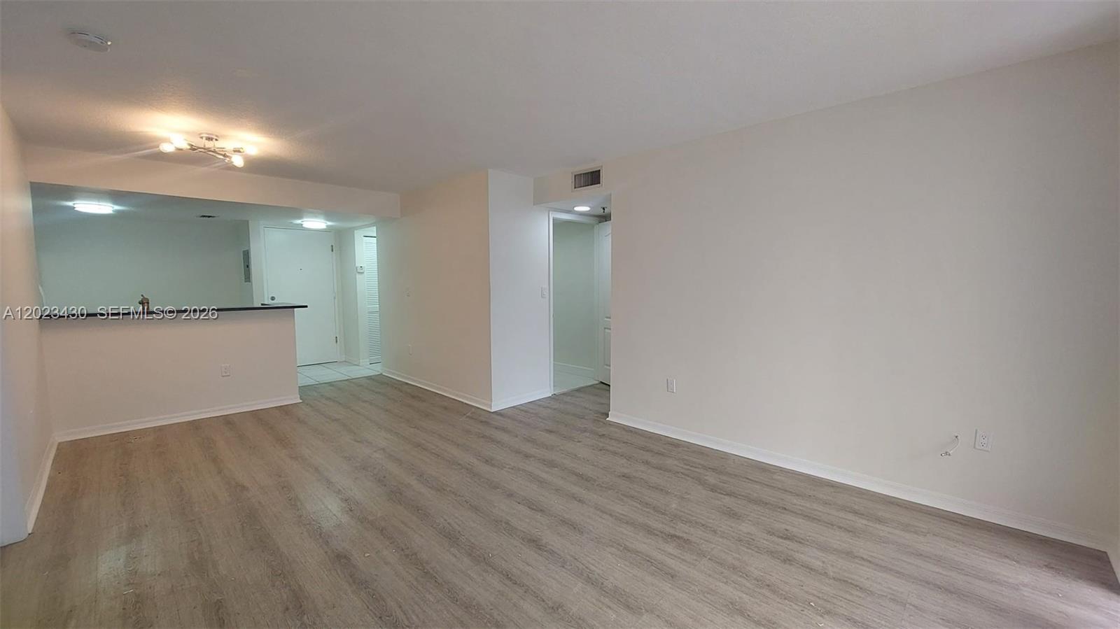 2642 Collins Ave # 408, Miami Beach FL 33140