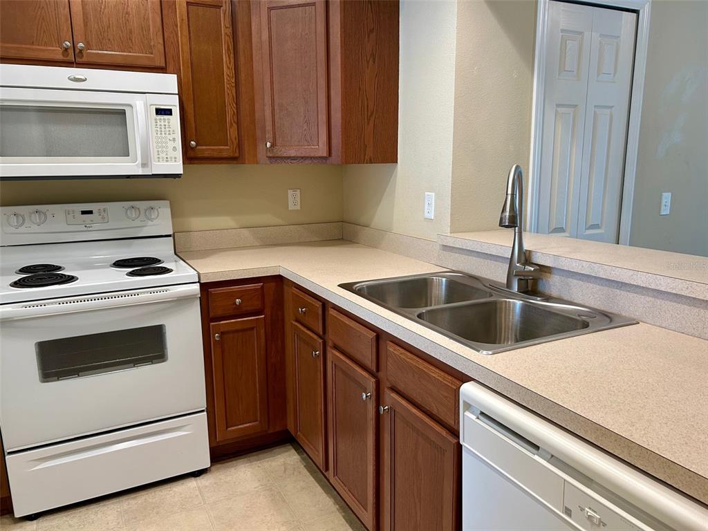 2078 SUN DOWN DRIVE, CLEARWATER, FL — photo 3 of 23