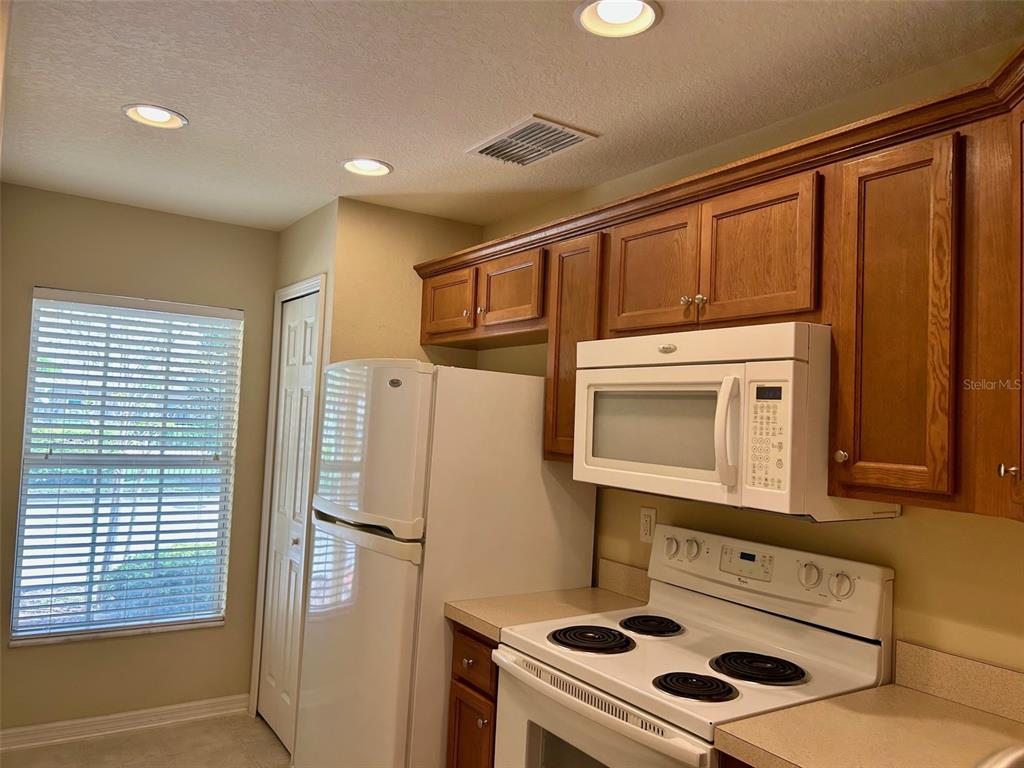 2078 SUN DOWN DRIVE, CLEARWATER, FL — photo 4 of 23