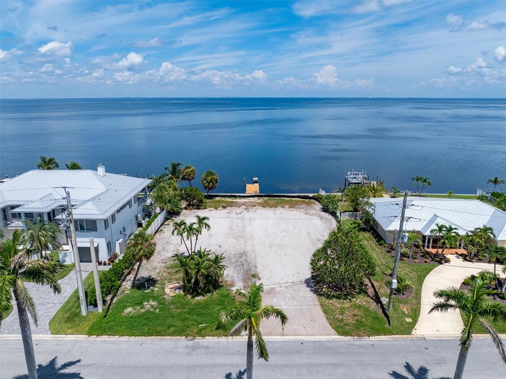 659 KEY ROYALE DRIVE, HOLMES BEACH, FL — photo 2 of 3